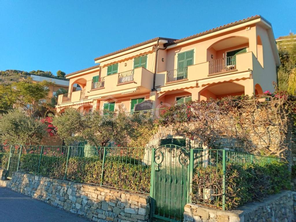Appartamento in affitto a Santo Stefano al Mare via Aica, 5