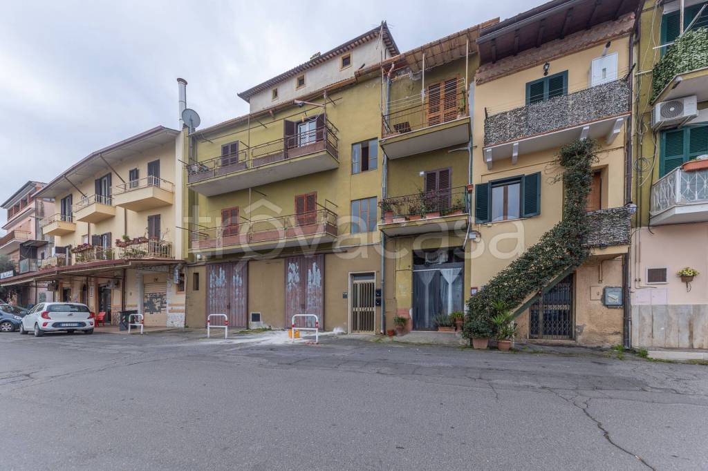 Appartamento in vendita a Palombara Sabina viale Luigi Greco