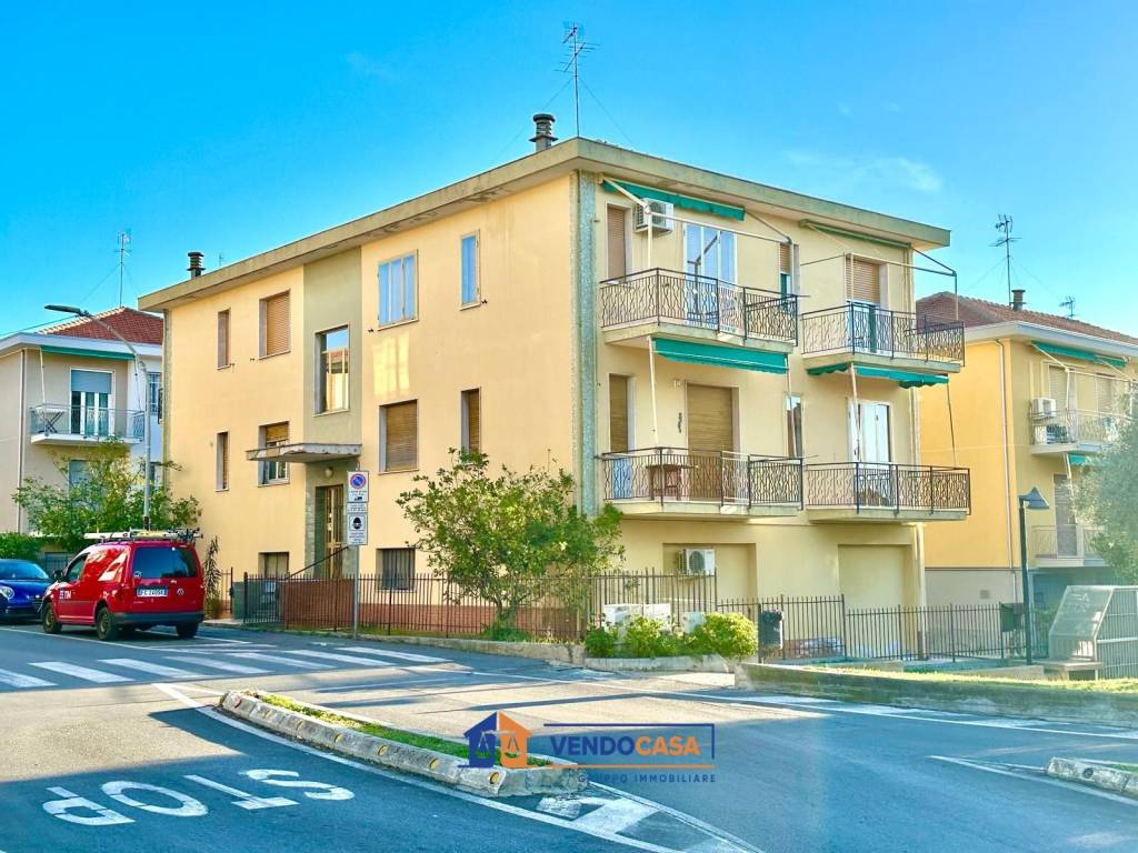Appartamento in vendita a Loano via Giovanni Pascoli