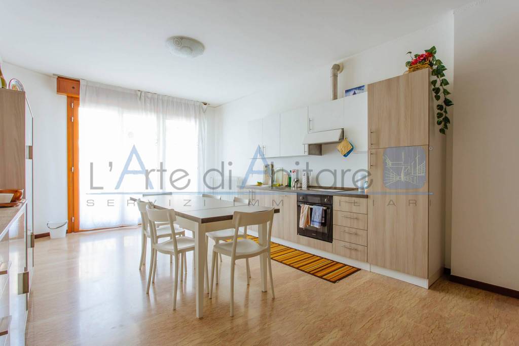 Appartamento in vendita a Padova via Enrico De Regnier