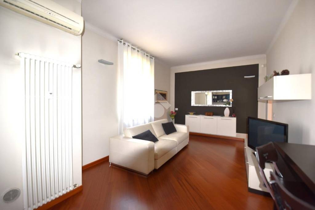 Appartamento in vendita a Milano via Mecenate, 5