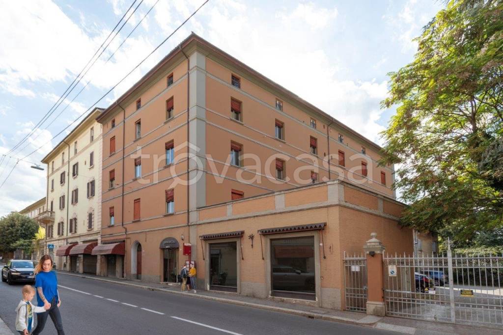 Appartamento in vendita a Bologna via Castiglione, 91