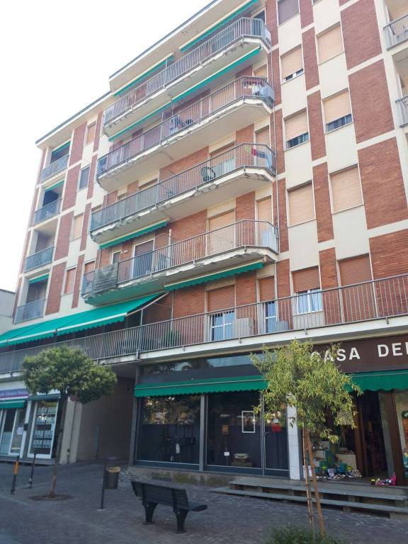 Appartamento in vendita a Cornate d'Adda via Manzoni 6