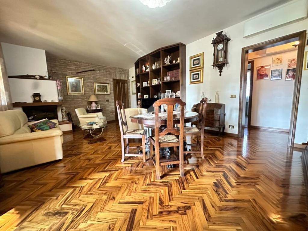 Villa in vendita a Castelnuovo Rangone via s. Zeno