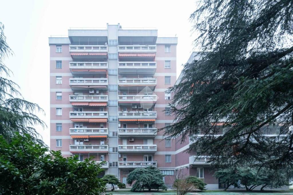 Appartamento in vendita a Milano via Federico Chopin, 111