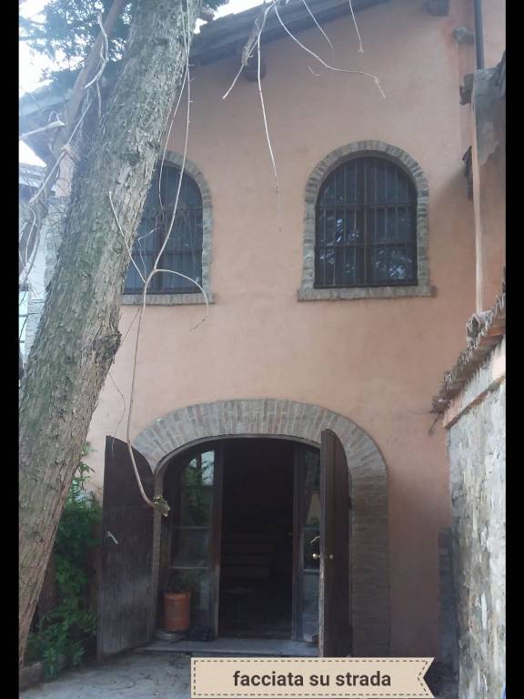 Casa Indipendente in in vendita da privato a Borgo Priolo località Casa Perotti, 18