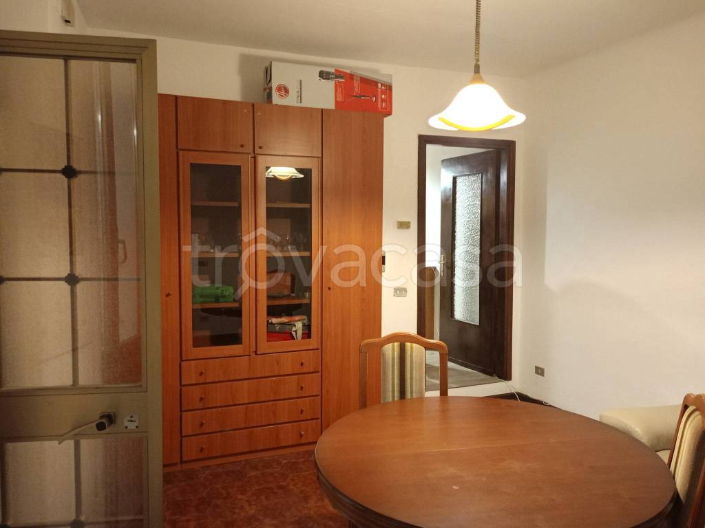 Appartamento in vendita a Cadorago via Montebello, 9