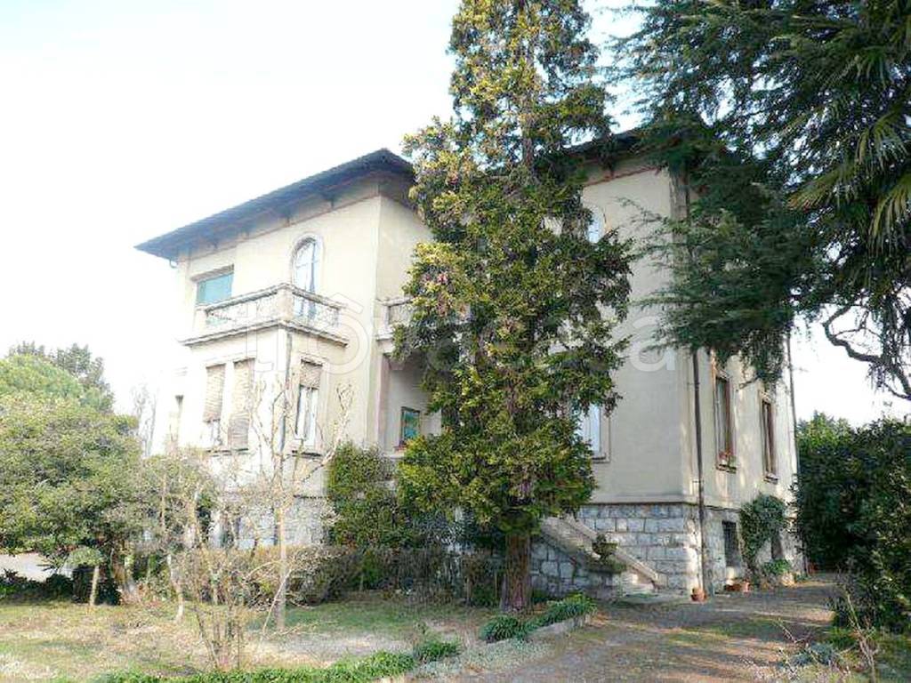 Villa in vendita a Varese via Bruno Buozzi, 12