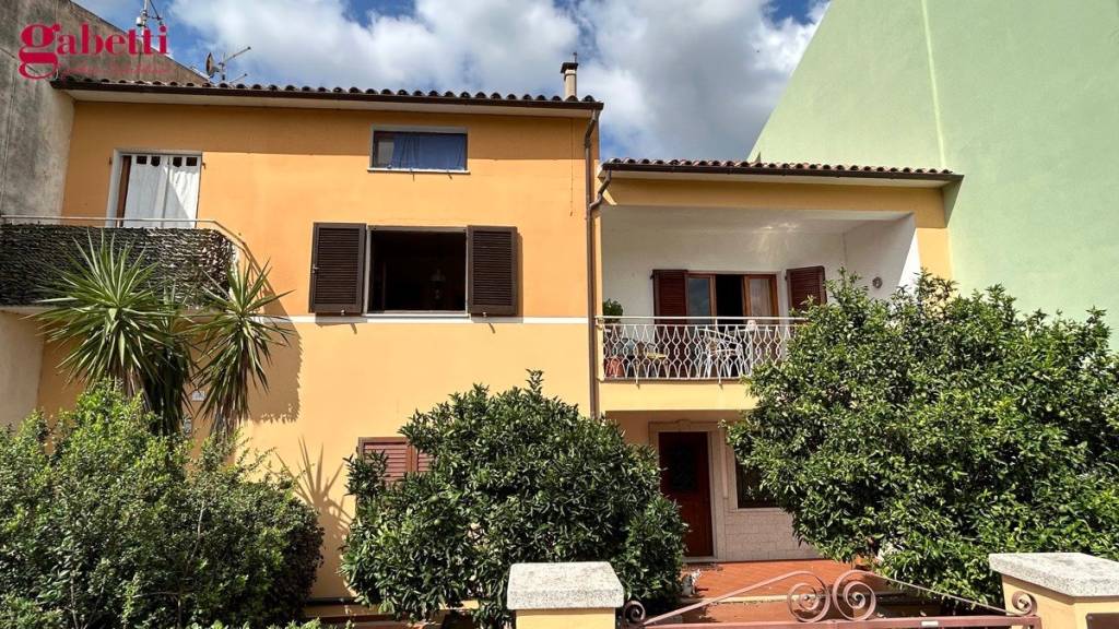 Casa Indipendente in vendita a Palau via Capo d'Orso, 28