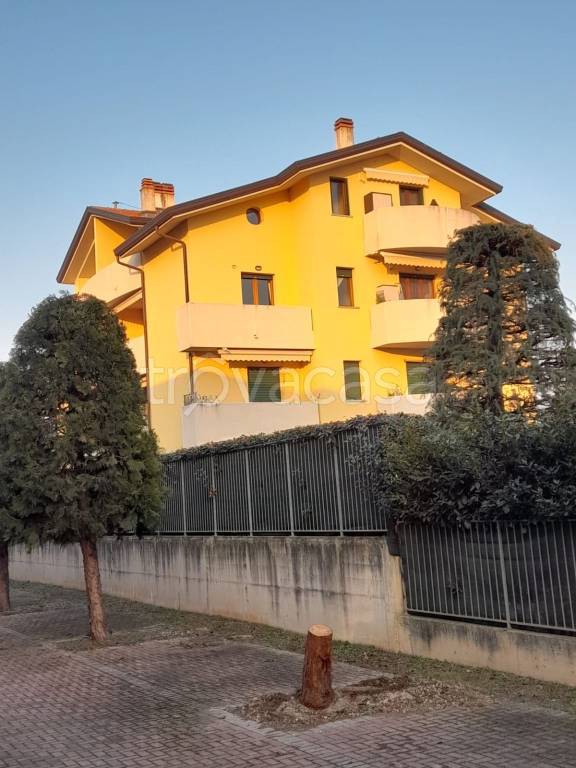 Appartamento in vendita a Limbiate via Caserta