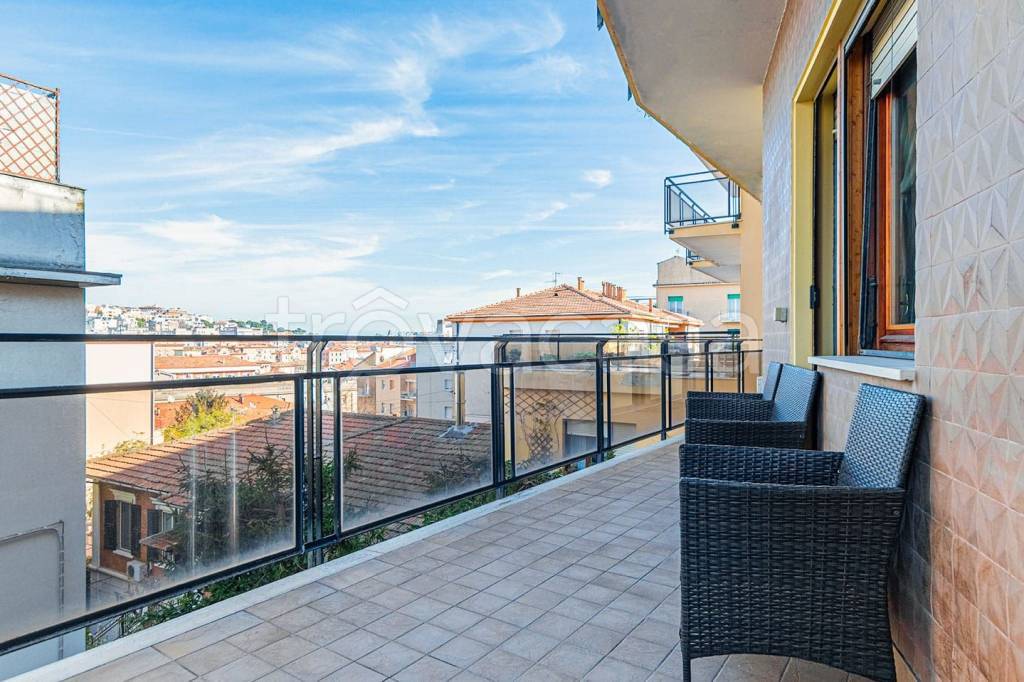 Appartamento in vendita ad Ancona via Rovereto