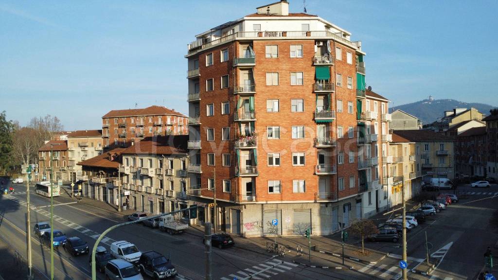 Appartamento in vendita a Torino via Bologna, 256