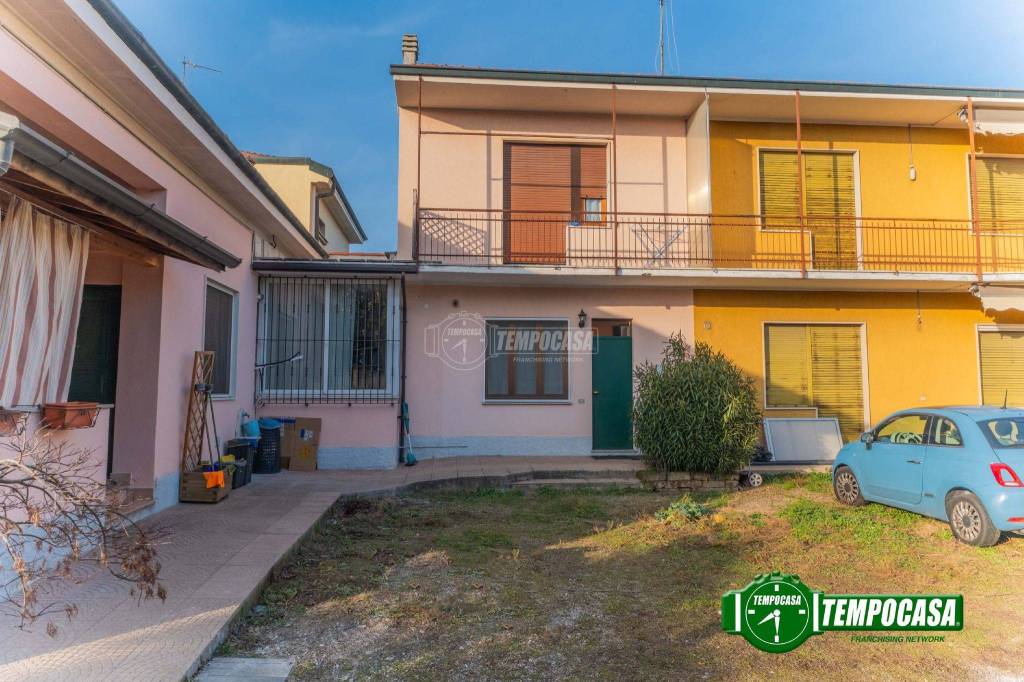 Casa Indipendente in vendita a Casorezzo vicolo Montenero, 6