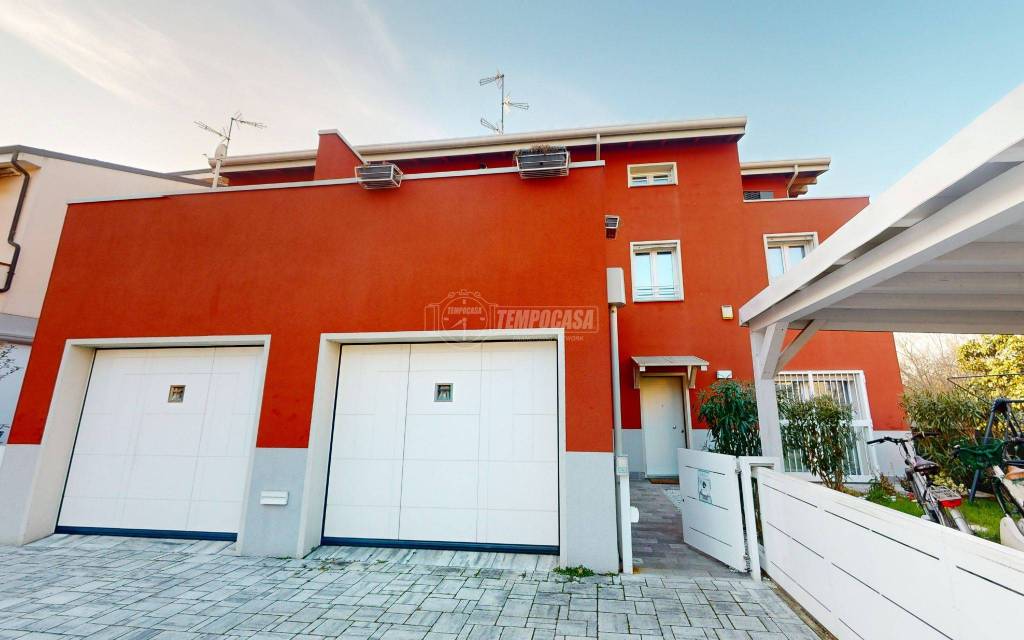 Villa a Schiera in vendita a San Giovanni in Persiceto via Castagnolo 20