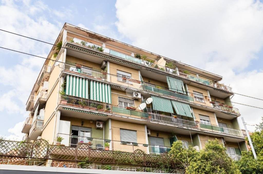 Appartamento in vendita a Roma viale Adriatico, 23