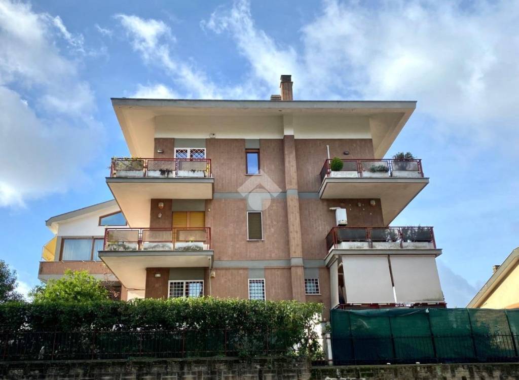 Garage in vendita a Roma via Ildebrando Vivanti, 34