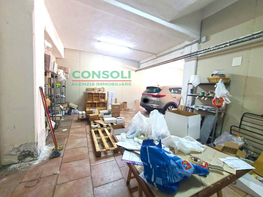 Magazzino in vendita a Giarre via Antonio Pacinotti