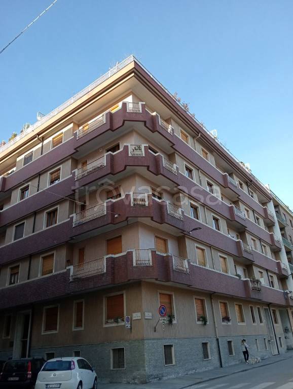 Appartamento in vendita a Cuneo via Lorenzo Bertano, 10