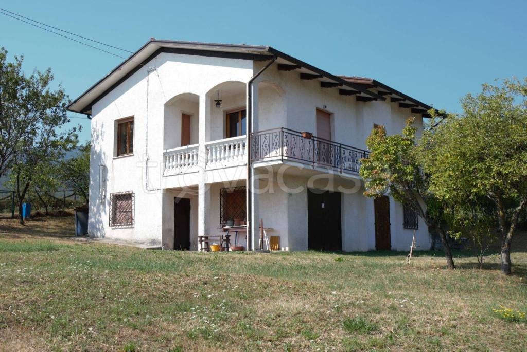 Villa in in vendita da privato a Bore località Raffi, 16