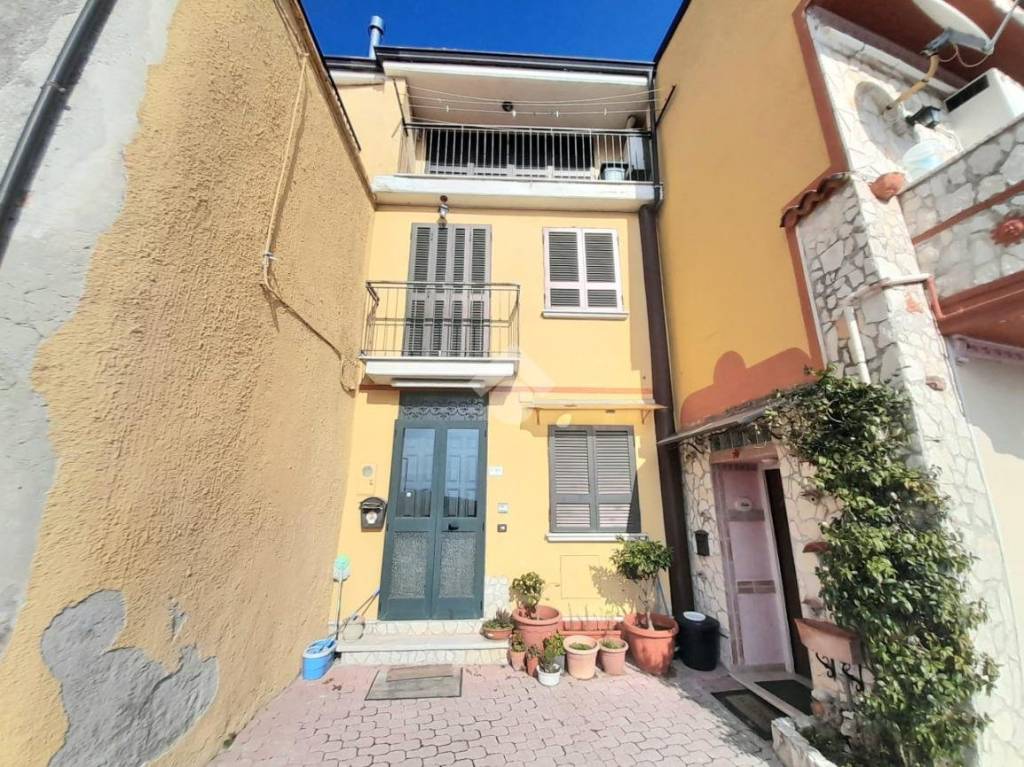 Appartamento in vendita ad Apollosa via Galieri, 95
