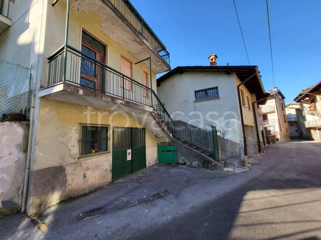 Casa Indipendente in vendita a Pradalunga via San Vincenzo