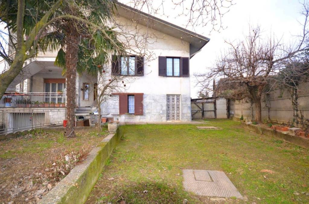 Villa Bifamiliare in vendita a Caronno Pertusella via torino, 190