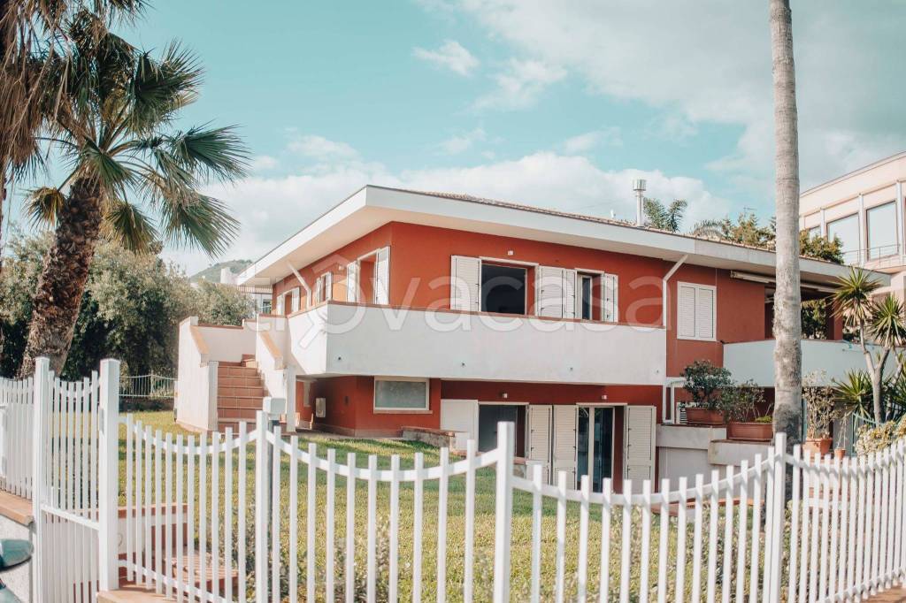 Villa Bifamiliare in vendita a Cefalù via Caprera