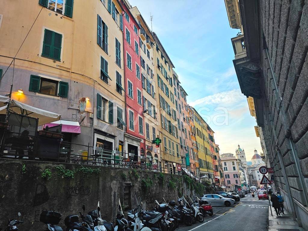 Appartamento in affitto a Genova via di Porta Soprana