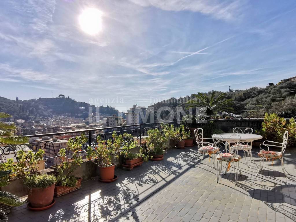 Appartamento in vendita a Rapallo via privata ratto