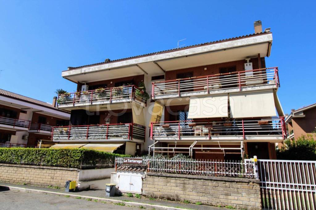 Appartamento in vendita a Castel Gandolfo vicolo del Laghetto, 19