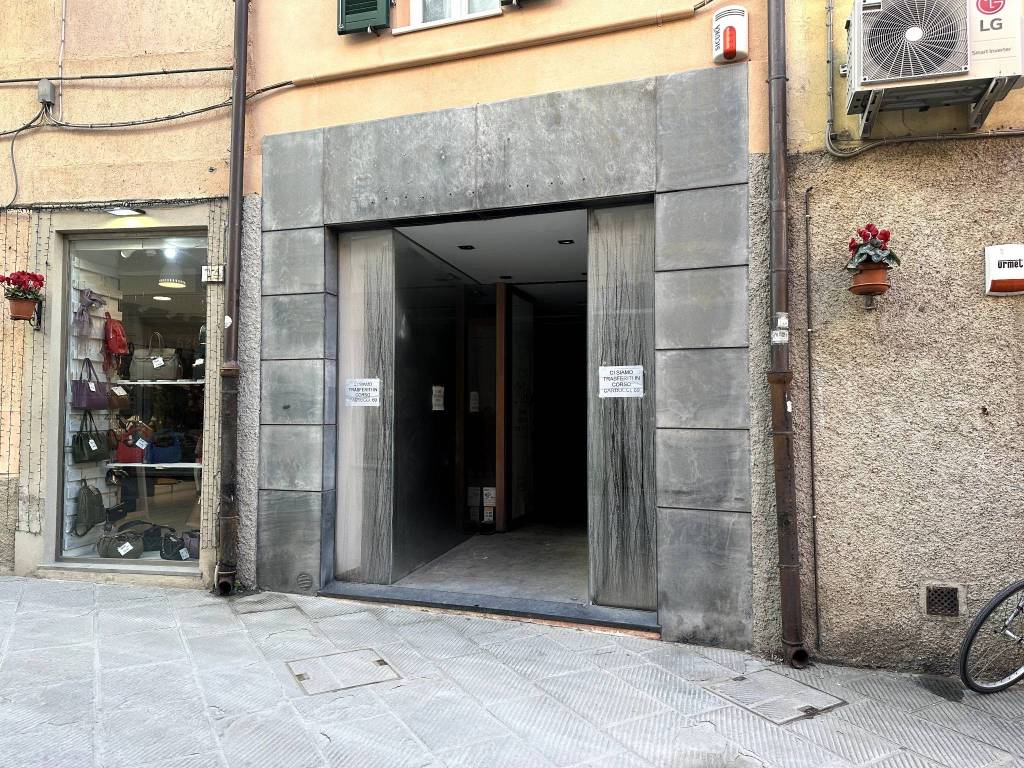 Negozio in affitto a Grosseto via San Martino, 46