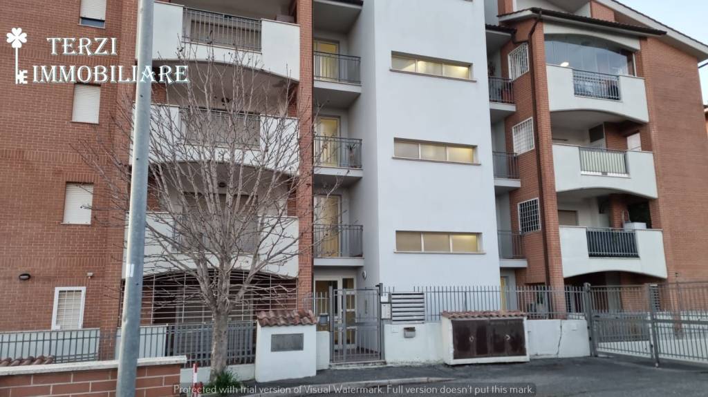 Appartamento in vendita a Roma via Selegas