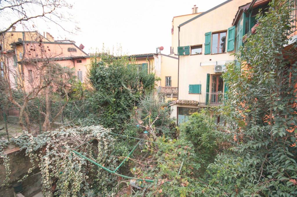 Appartamento in vendita a Bologna via Centotrecento