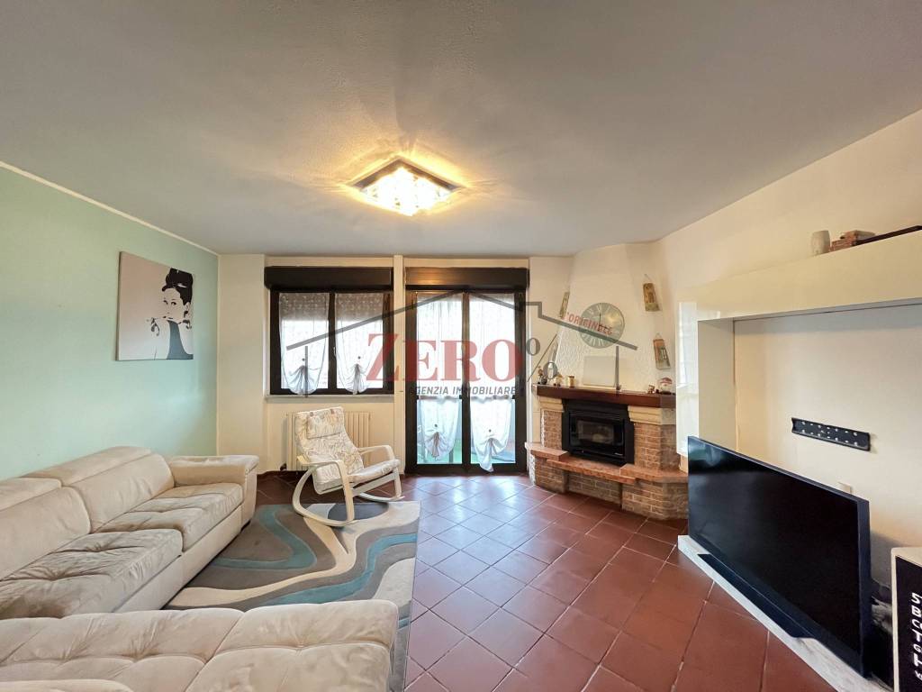 Appartamento in vendita a Lomazzo via Lombardia, 81