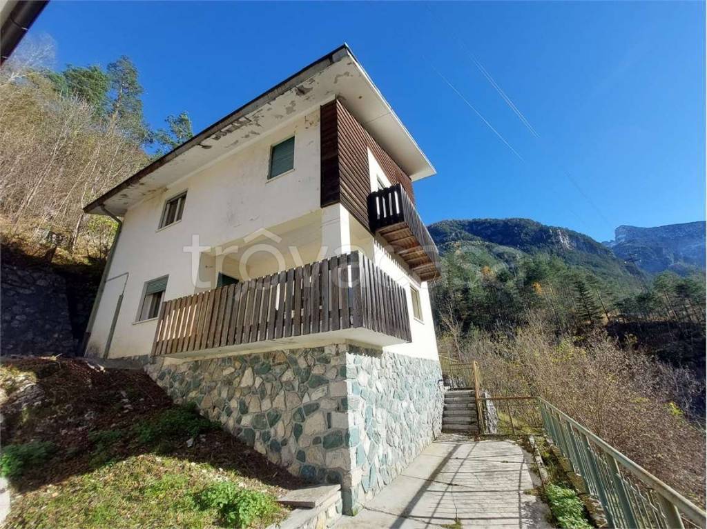 Villa Bifamiliare in vendita a Val di Zoldo forno di Zoldo