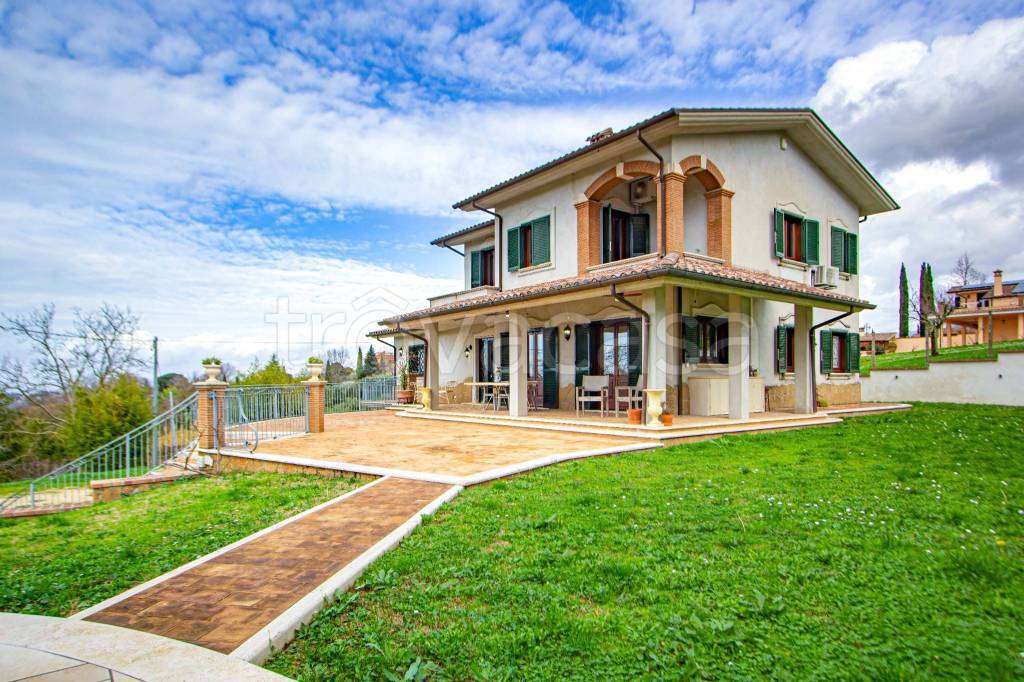 Villa in vendita a Zagarolo via Colle dell'Oro, 104