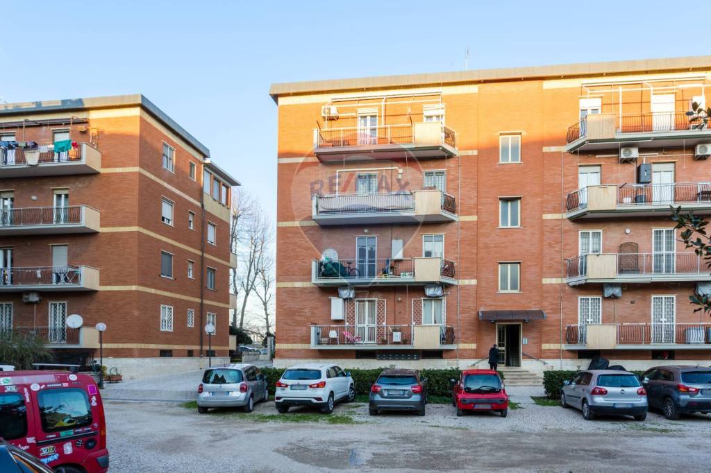 Appartamento in vendita a Roma viale Vega, 136