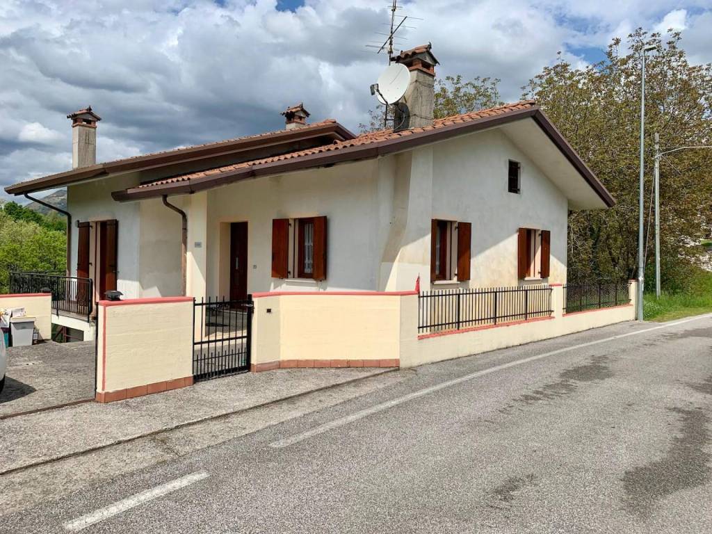 Villa in vendita a Castelnovo del Friuli