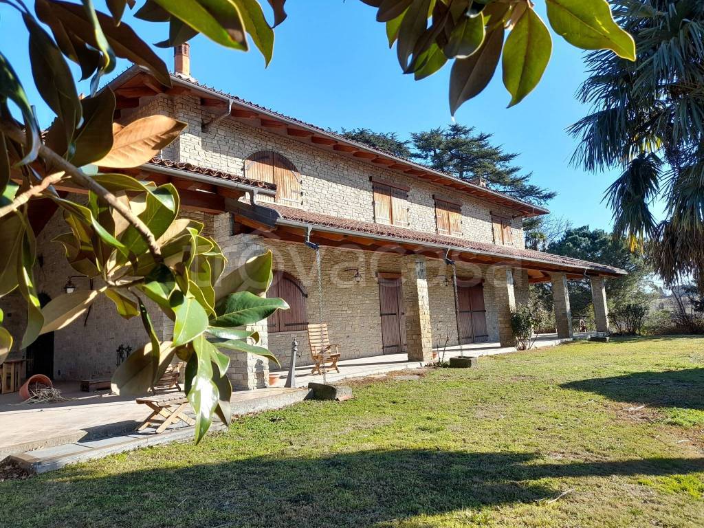 Villa in vendita a Pinerolo strada San Pietro al Ponte, 12