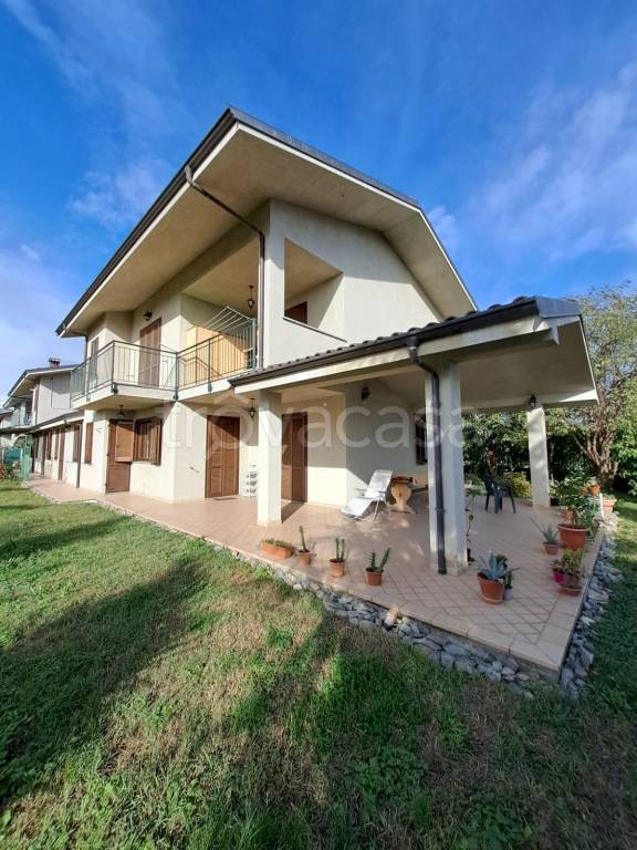Villa in vendita a Campiglione Fenile via r. Carignano, 44