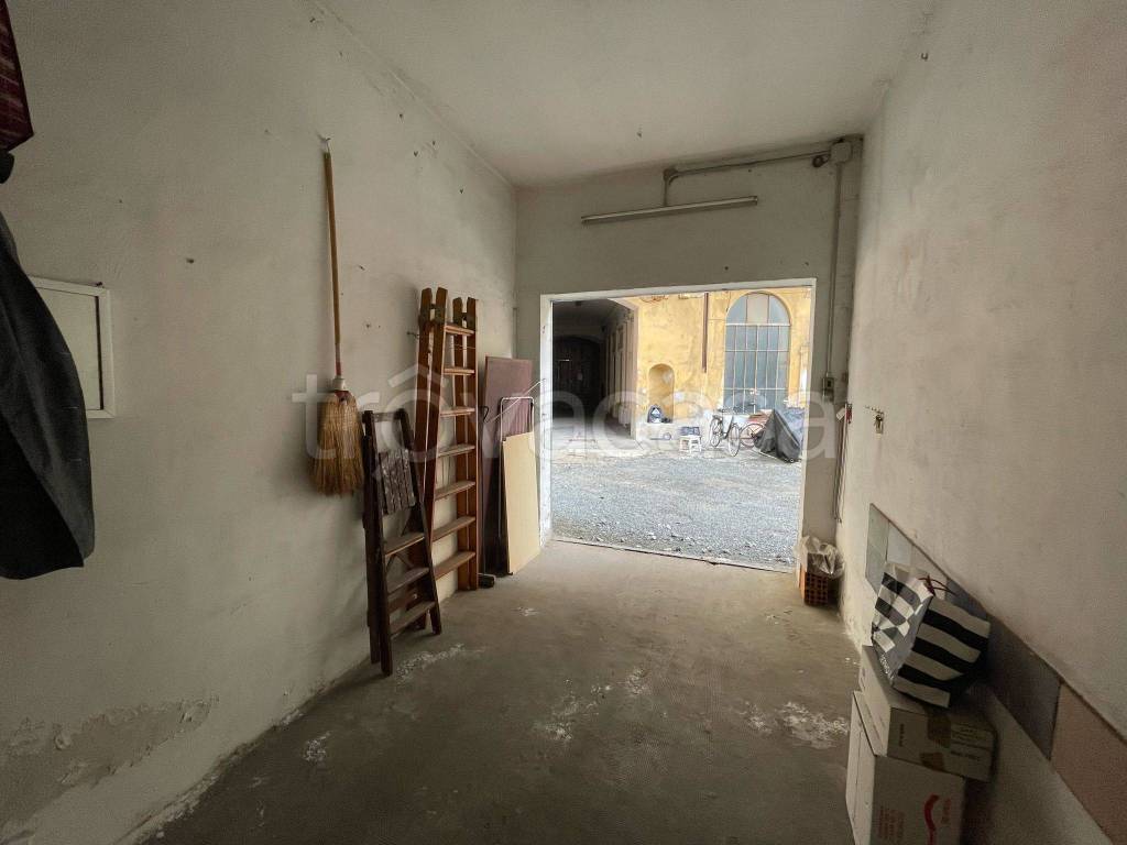 Garage in vendita a Torino via Gaspare Saccarelli, 11