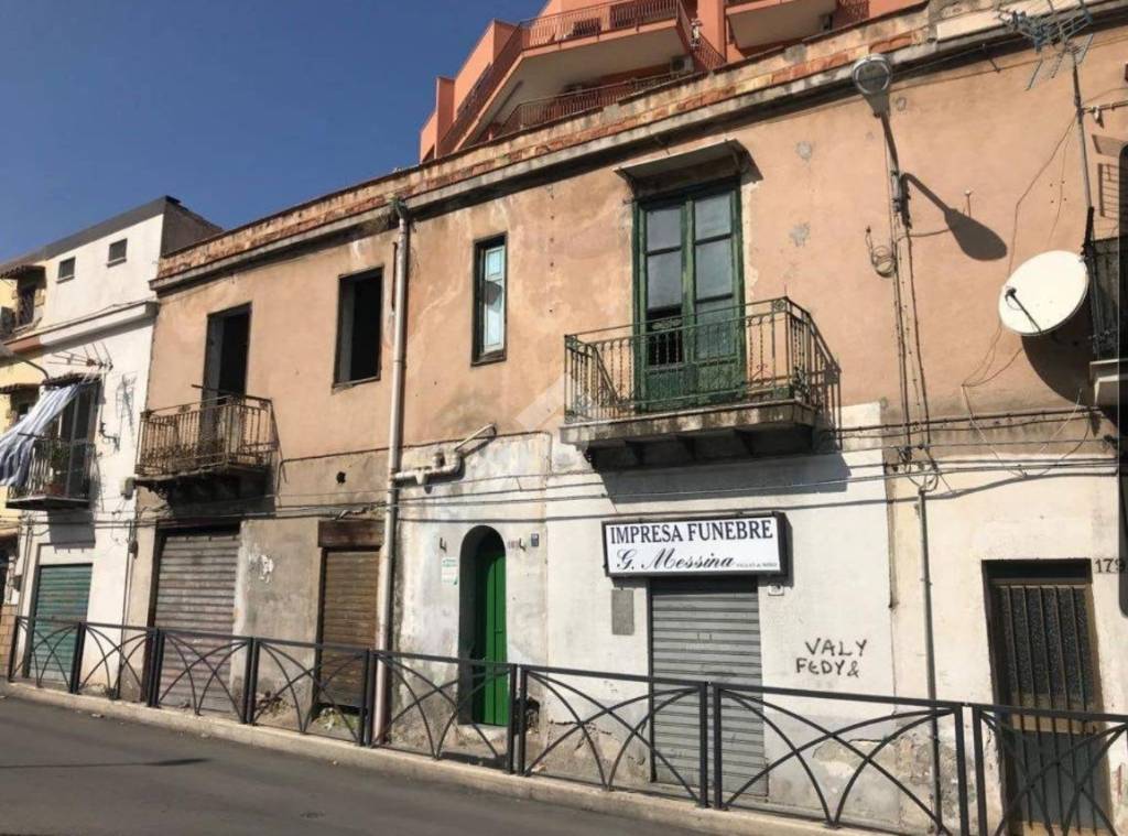 Rustico in vendita a Palermo via Buonriposo, 181