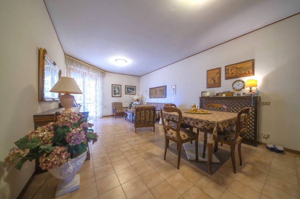 Appartamento in vendita a Senigallia viale Sorrento, Marzocca
