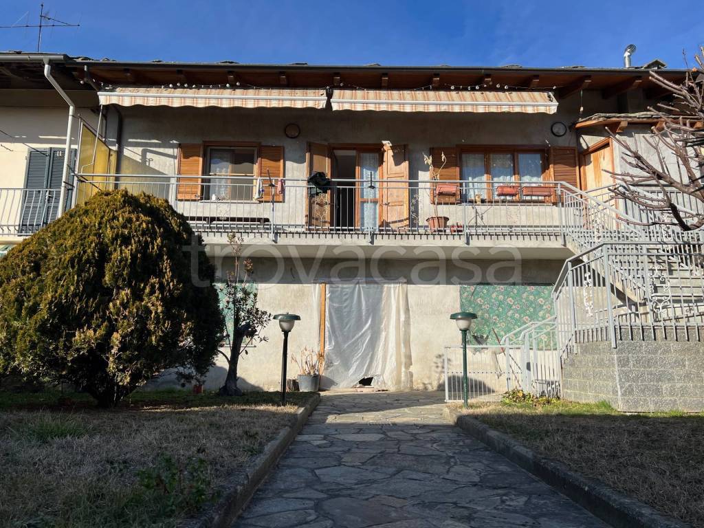 Casale in vendita a Cavour via Pinerolo, 111