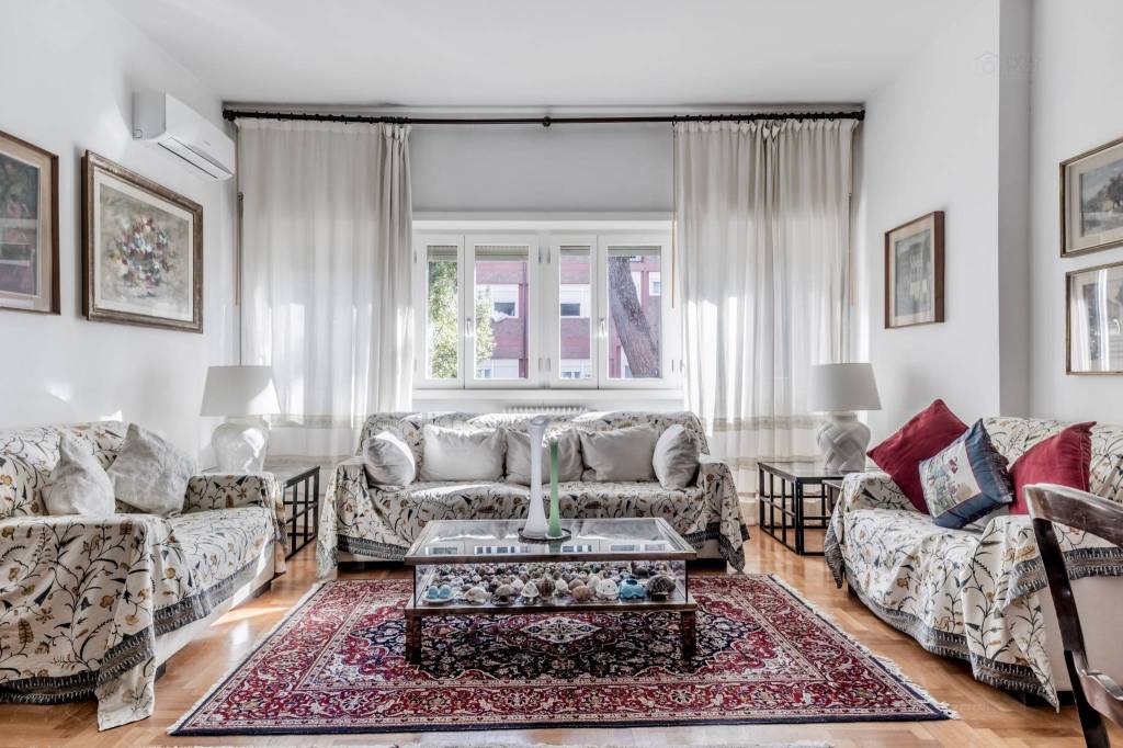 Appartamento in vendita a Roma via Pienza