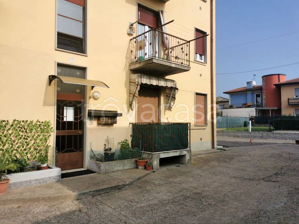 Appartamento in vendita ad Arcisate via Generale Giuseppe Cattaneo, 20