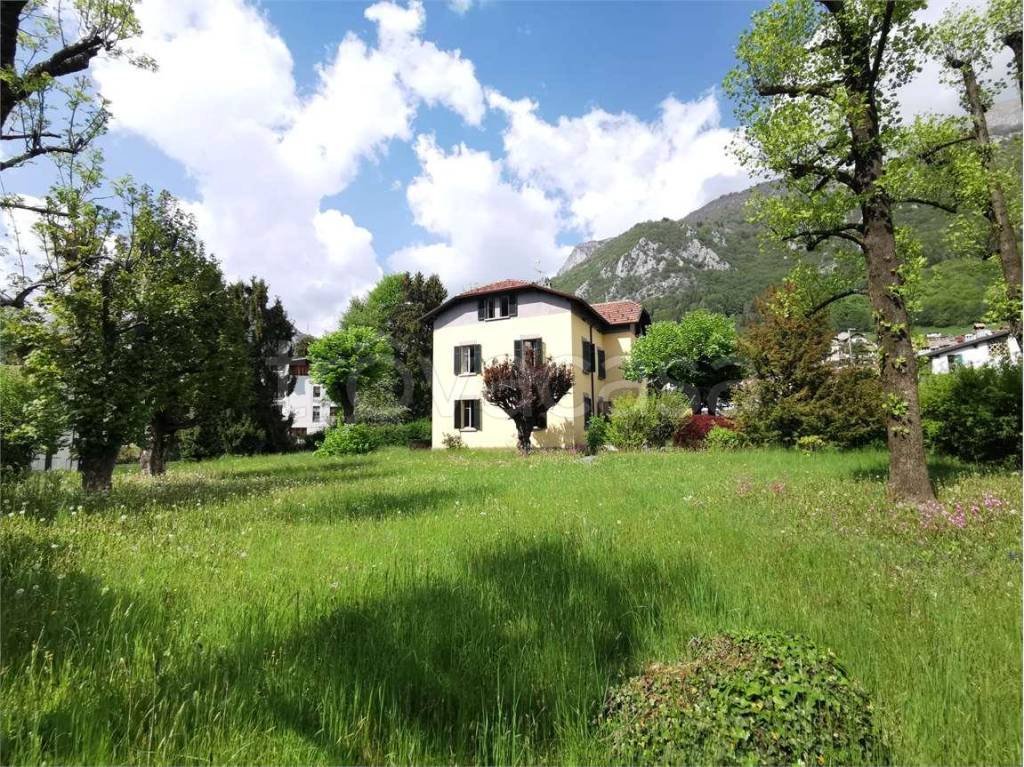 Villa in vendita a Barzio via Milano