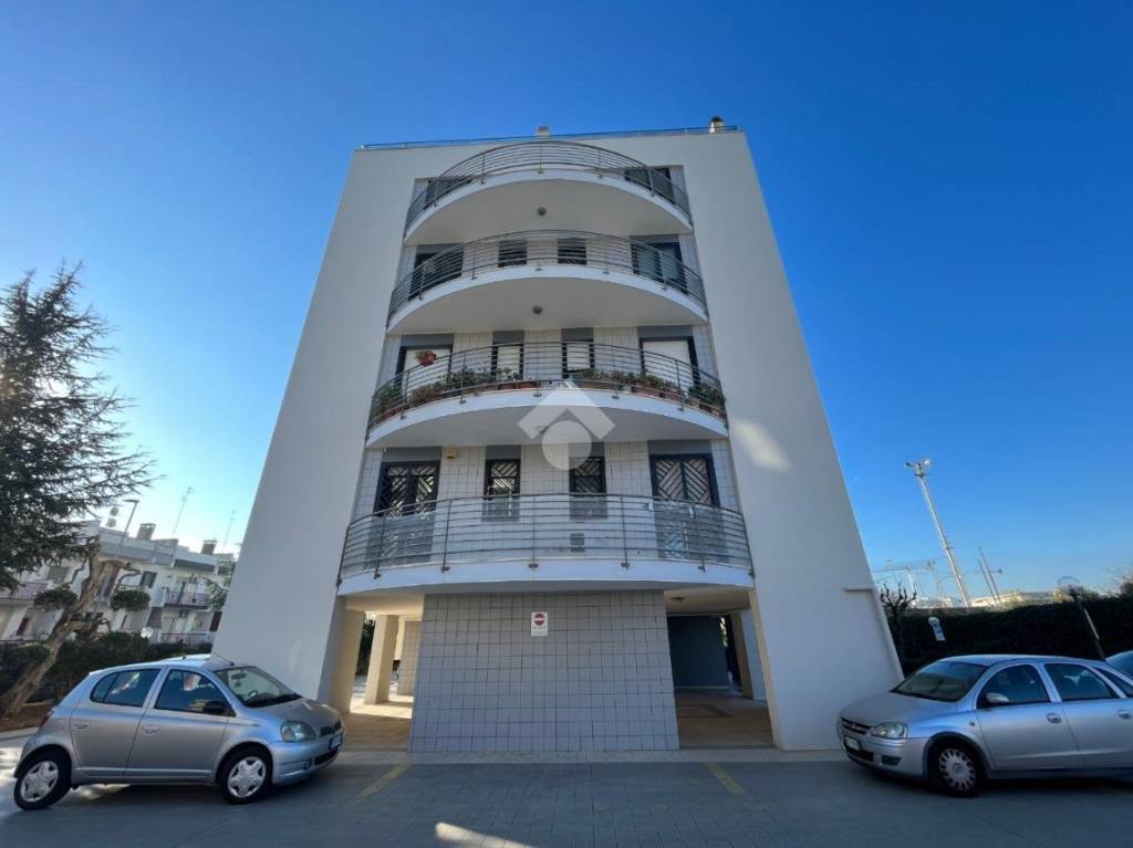 Appartamento in vendita a Bari via Giuseppe Volpe, 14