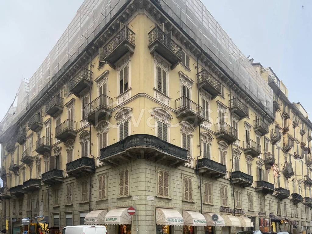 Appartamento in vendita a Torino corso Re Umberto, 36