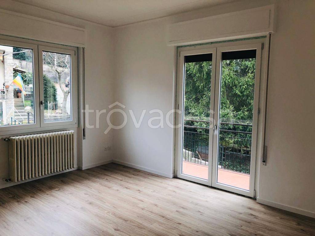 Appartamento in in vendita da privato a Lecco via alle Villette, 4